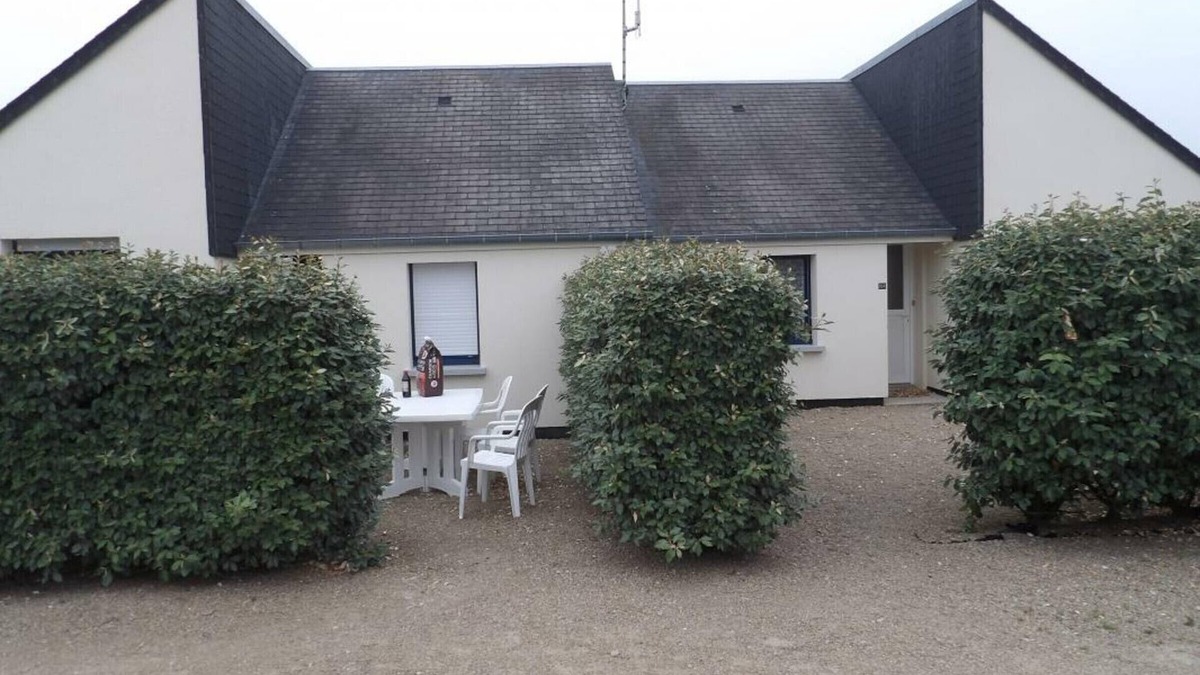 Surtainville Cottage | Seaside Getaway: Cozy Pet-Friendly House with WiFi & BBQ, Steps from the Beach