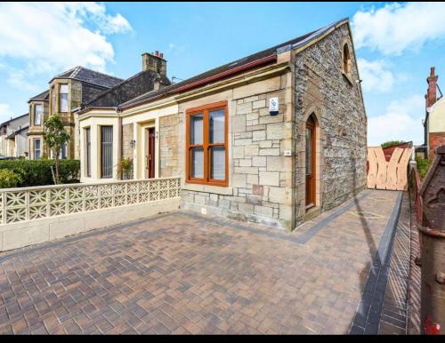 Stevenston Villa | Seaside Home