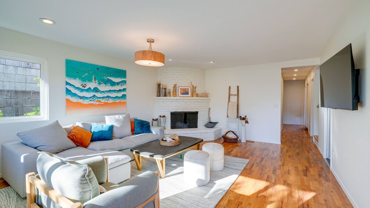 Mescal Corridor NW House | Seaside Home w/Hot Tub & Patio: Close to Beaches!