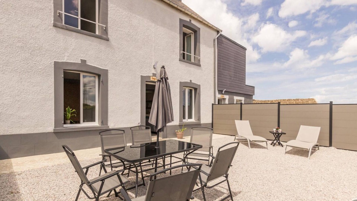 Saint-Marcouf Cottage | Seaside house with private garden and parking in Saint-Marcouf