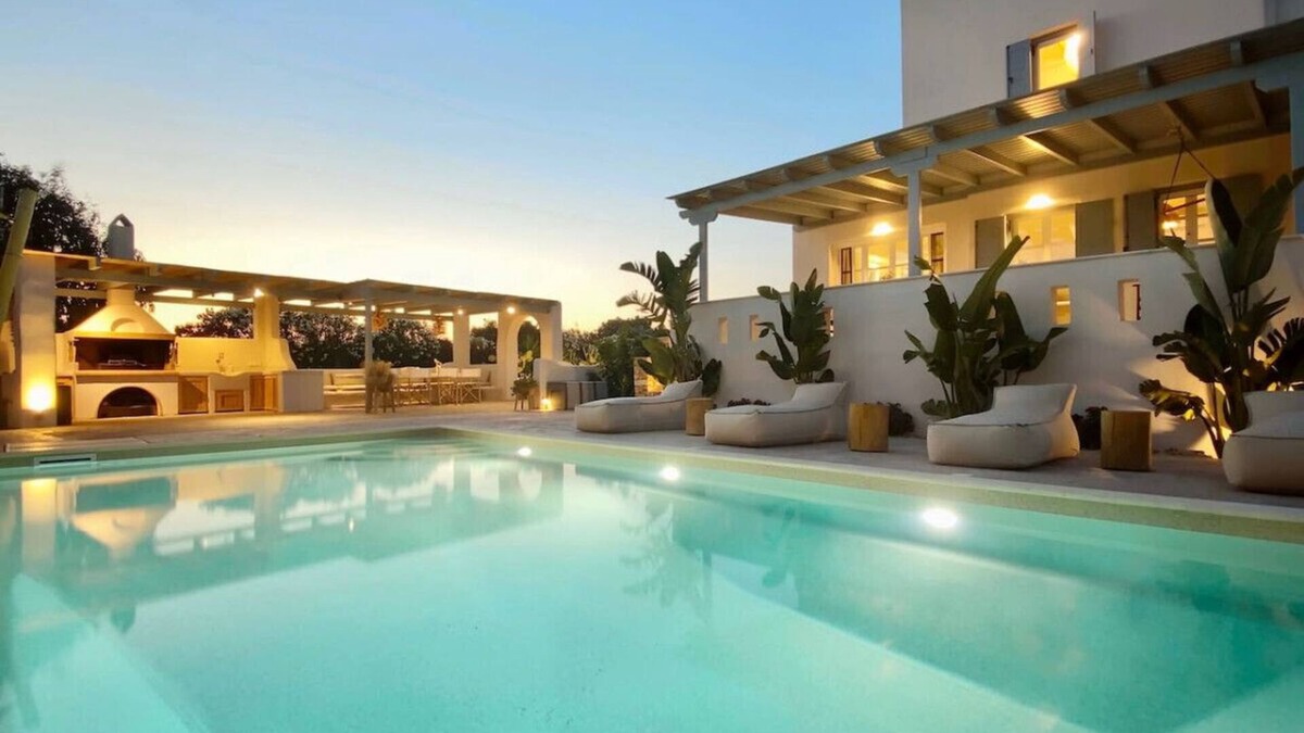 Plaka Villa | Seaside Naxos Villa Ariadne 4 BDR 3 BATH with Private Pool @ Plaka ⛱️