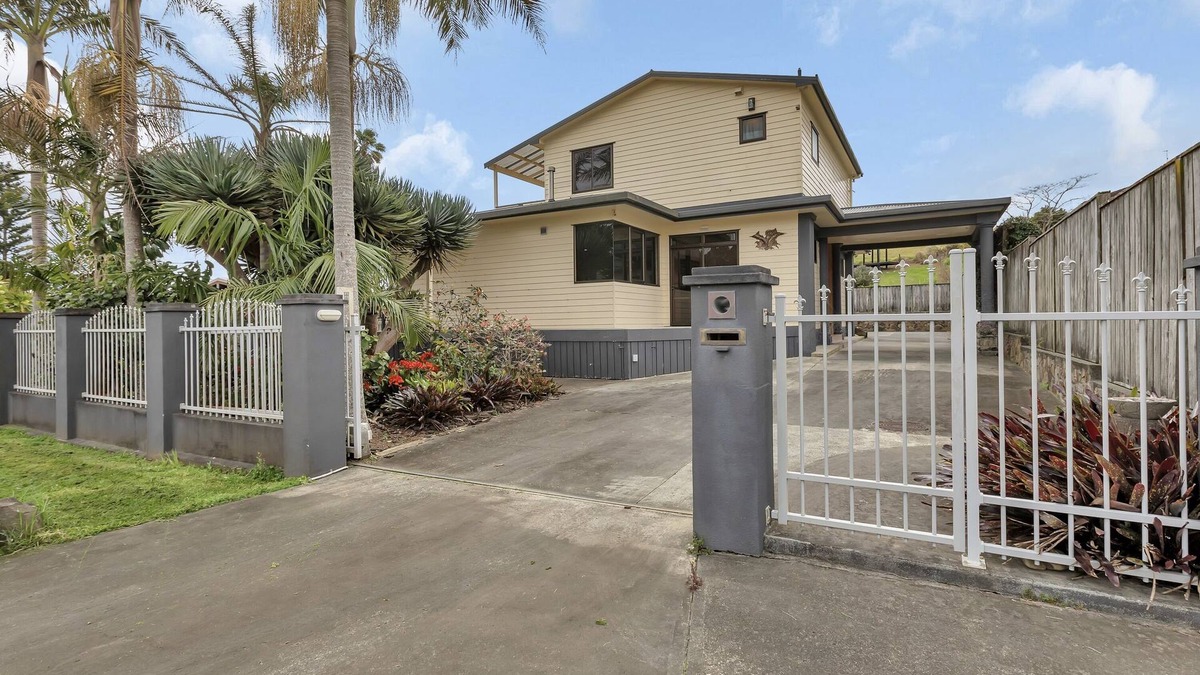 Cable Bay House | Seaside on Stratford - Cable Bay Holiday Home