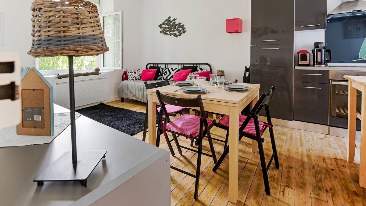 Isigny-sur-Mer Apartment | Seaside Serenity in Normandy