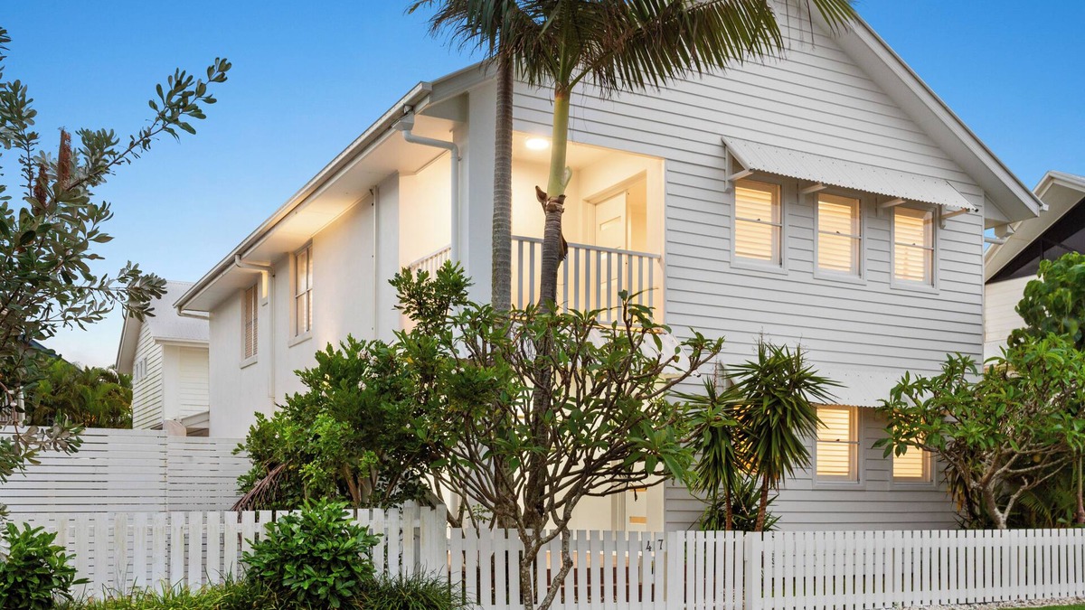 Marcoola House | Seaside Serenity Marcoola: Coastal Retreat