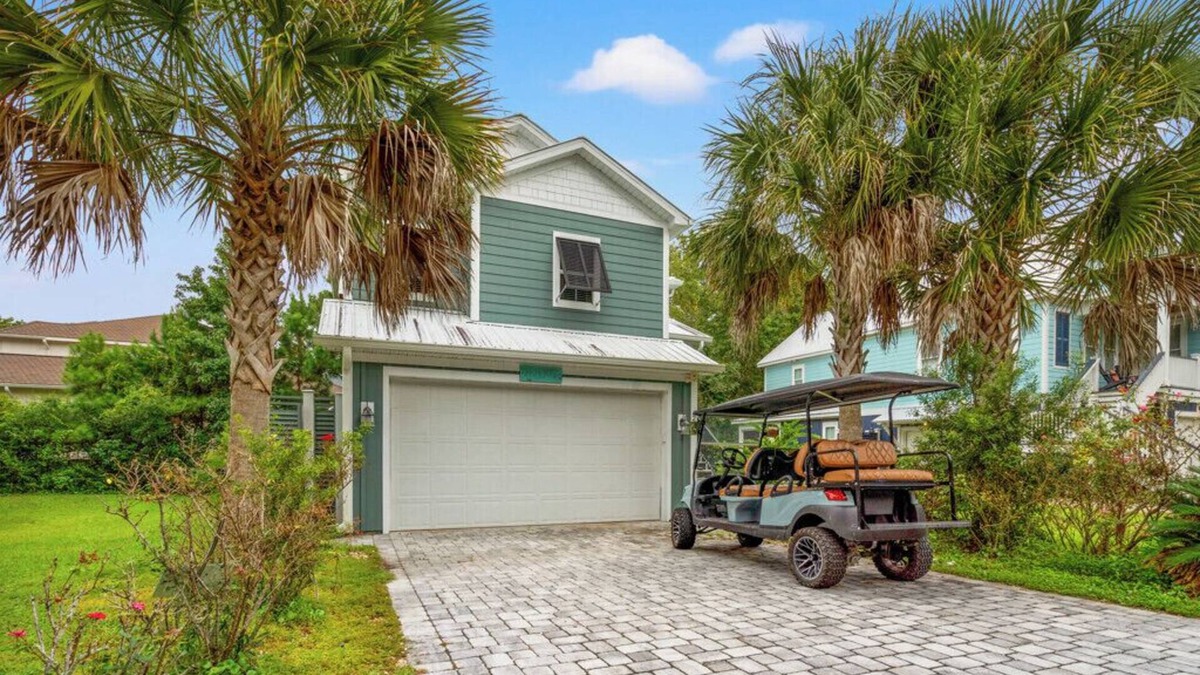 North Litchfield Beach House | Seaside Serenity: Walk to the Beach, Cart to Golf, Litchfield in Pawleys Island