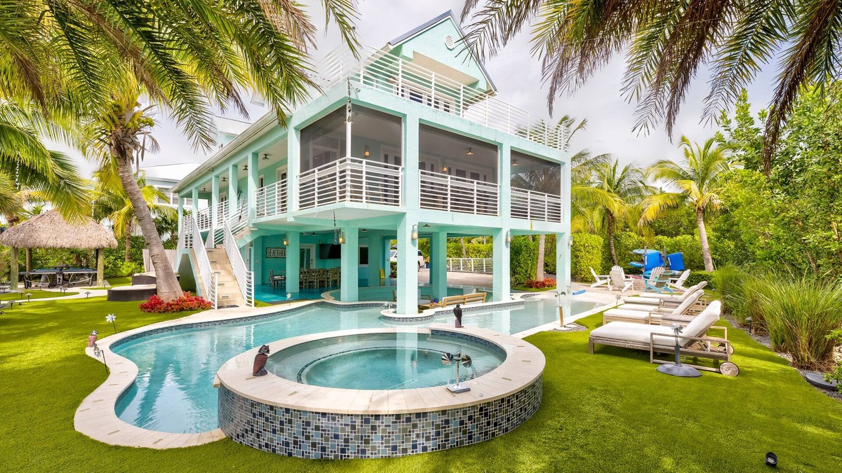 Winston Waterways House | Seaside Serenity: Your Ultimate Getaway Awaits in Key Largo