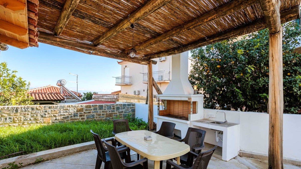 Nea Koroni House | Seaside Sunny Escape - Ideal Cozy Getaway