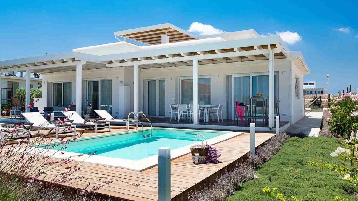Reitani Villa | Seaside vacation rental Estate for 40 people in Sicily with 6 pools and AC