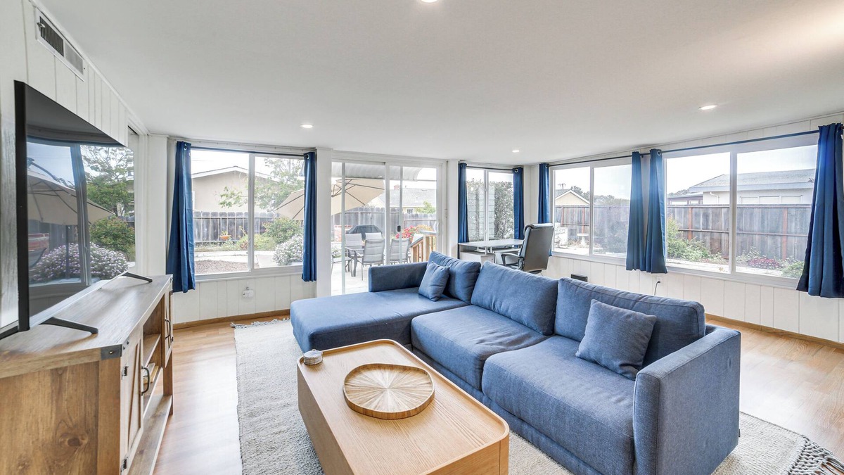 Seaside Cottage | Seaside Vacation Rental w/Patio Near Monterey Bay
