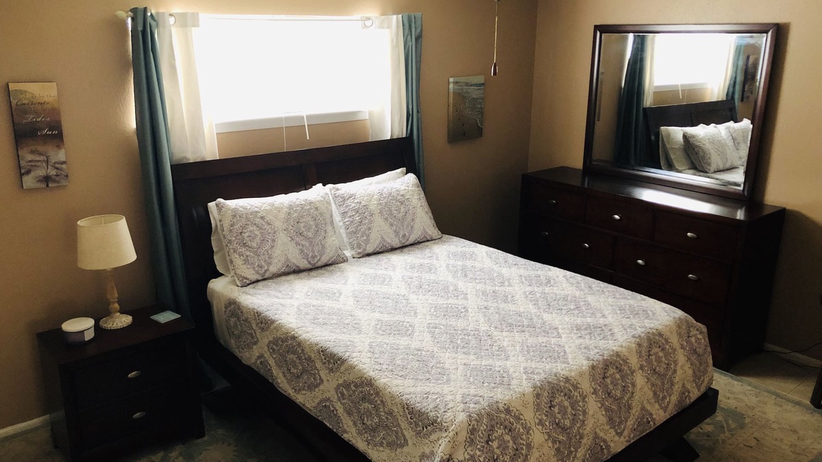 Bay Area Condo | Seaside Villa by the Oso Bay Comfortable Bed!