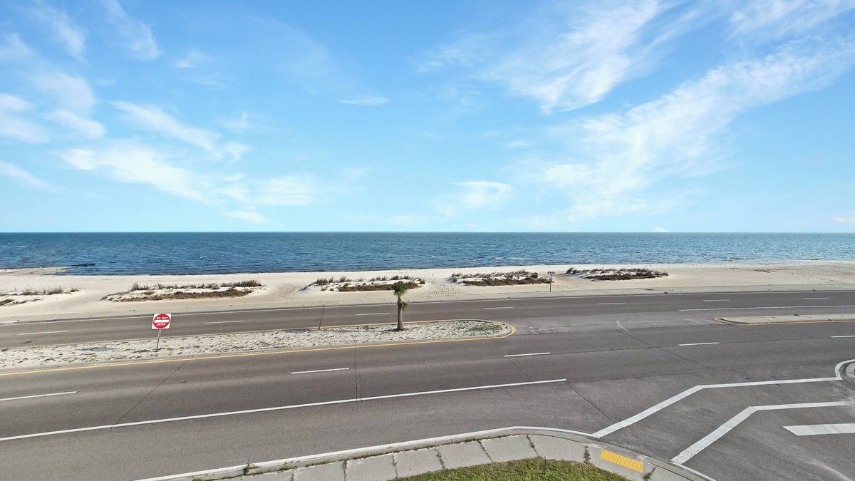 Long Beach House | Seaside Villa - Gulf View with an Ocean Breeze