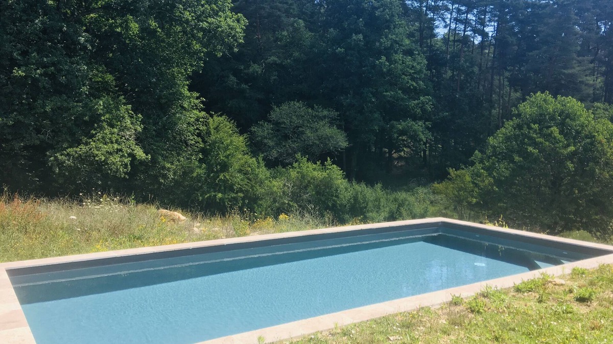 Saint-Pierre-de-Chignac Apartment | seasonal rental with swimming pool