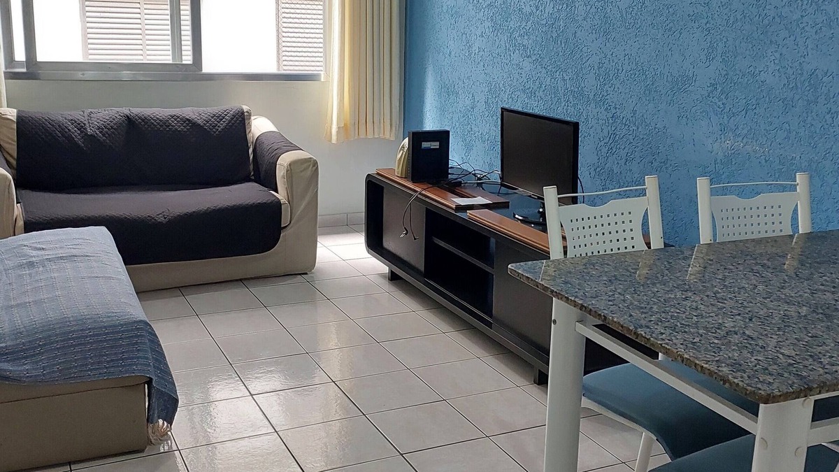 Vila Julia Apartment | SEASONAL APARTMENT IN GUARUJÁ ENSEADA - 10 MINUTES WALK FROM THE SEA - 2 BEDROOMS/GARAGE/WI FI