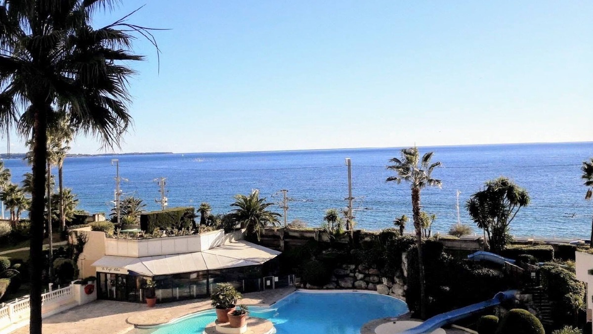 La Bocca Apartment | SEASONAL RENTAL STUDIO 4th FLOOR 100ML FROM THE SEA