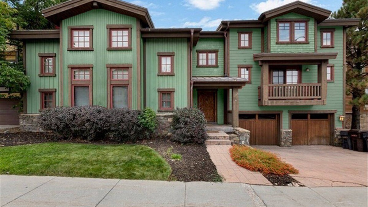 North Park City House | Seasonal specials-outdoor living areas Luxe, large Walk 2 lift&town! Gameroom,AC