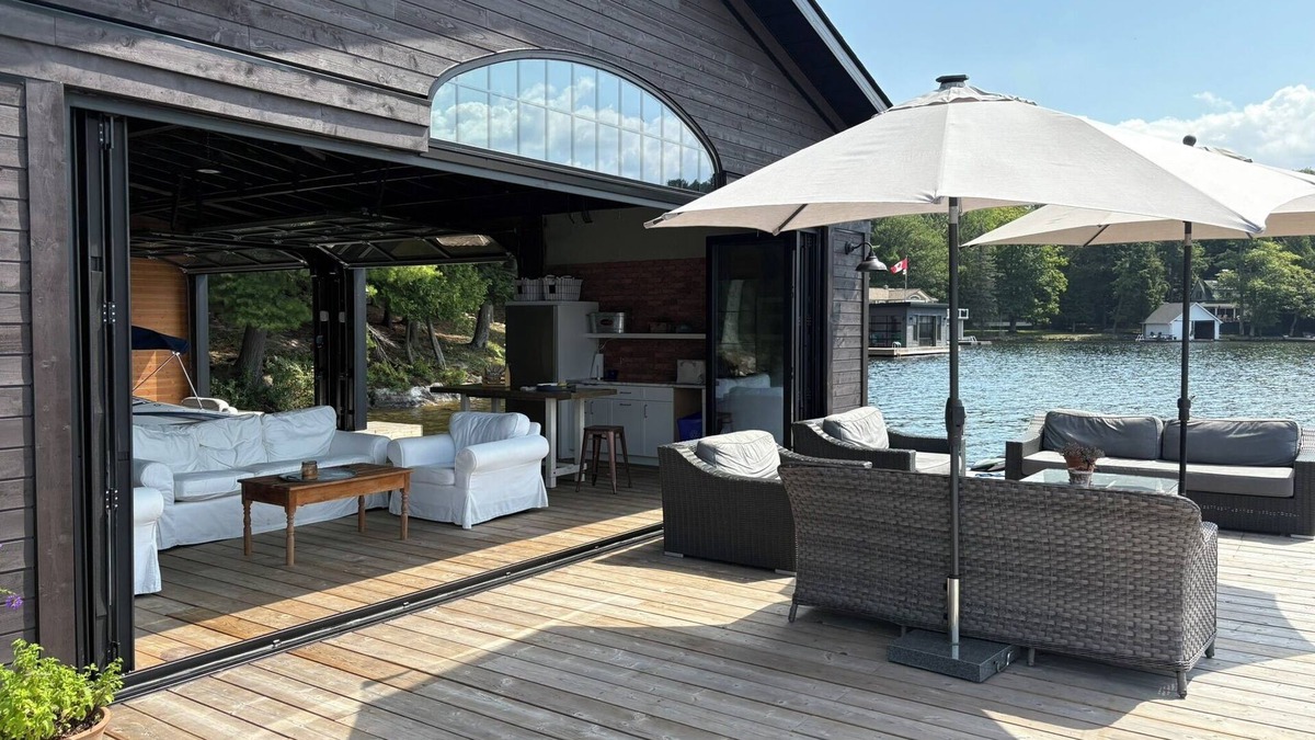 Muskoka Lakes Cottage | Seasons on Lake Rosseau - all year Muskoka Cottage in the town of Port Carling