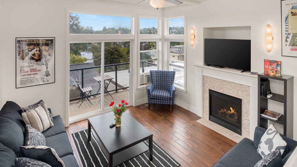 Mann House | Seattle Vacation Home: The Depot