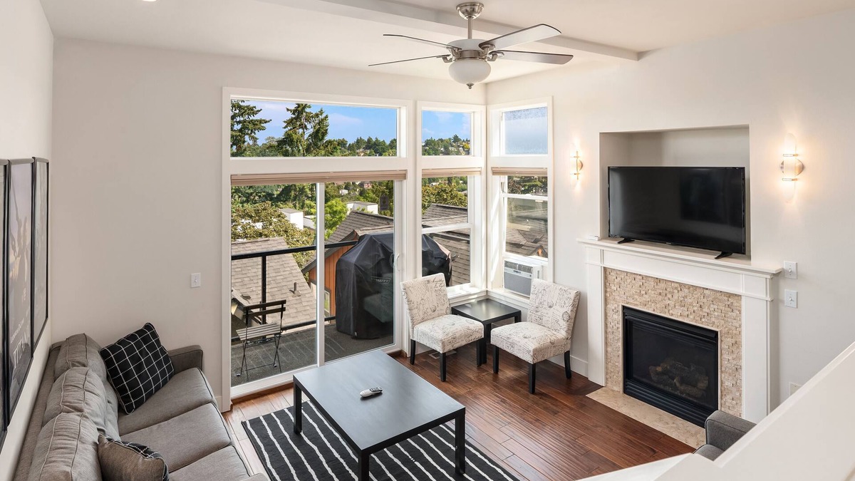 Mann House | Seattle Vacation Home - The Port