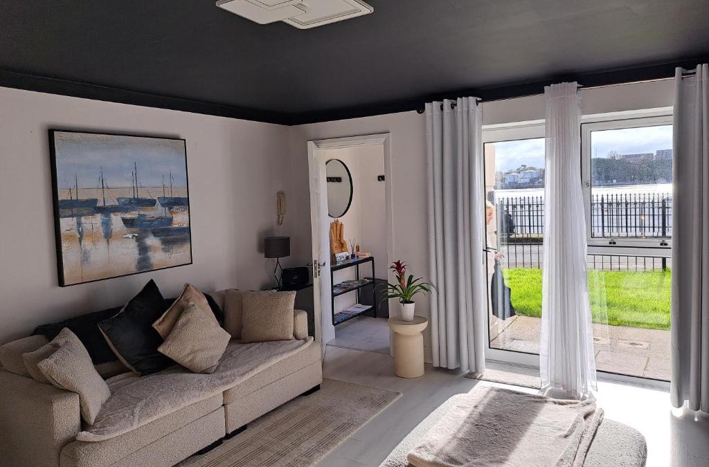 Cobh Apartment | SeaView Apartment Suite
