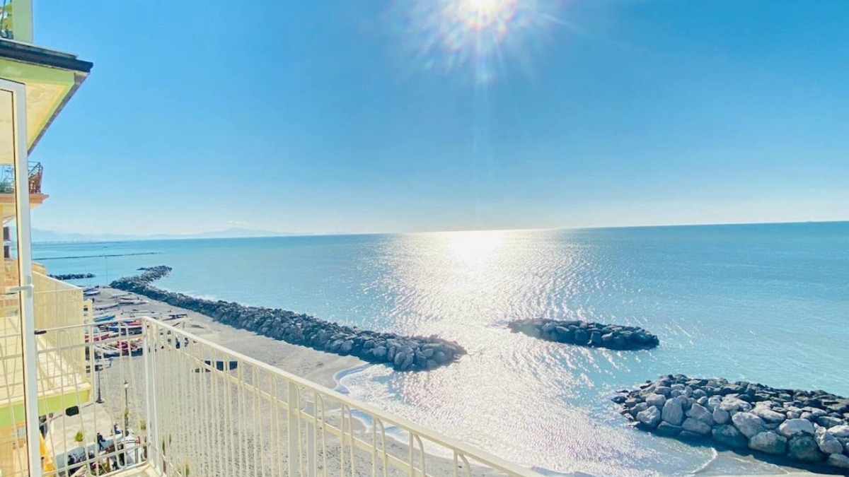Salerno Apartment | Seaview Balcony Apartment - 5mt Dalla Spiaggia! x6