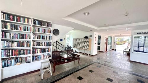 Kram Apartment | Seaview Condominium A12