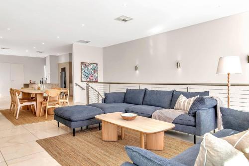 Henley Beach House | Seaview Horizon - Coastal Elegance by Henley Beach