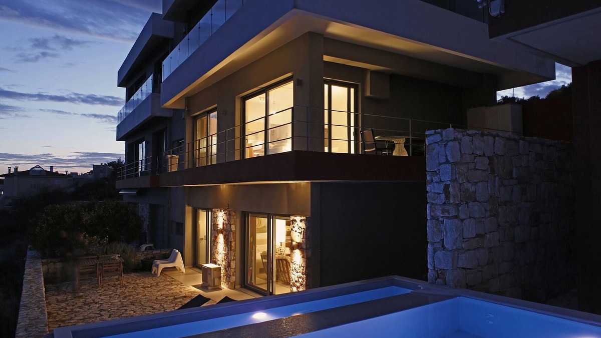 Marathon Villa | Seaview maisonette schinias, is a modern property with exceptional sea view!