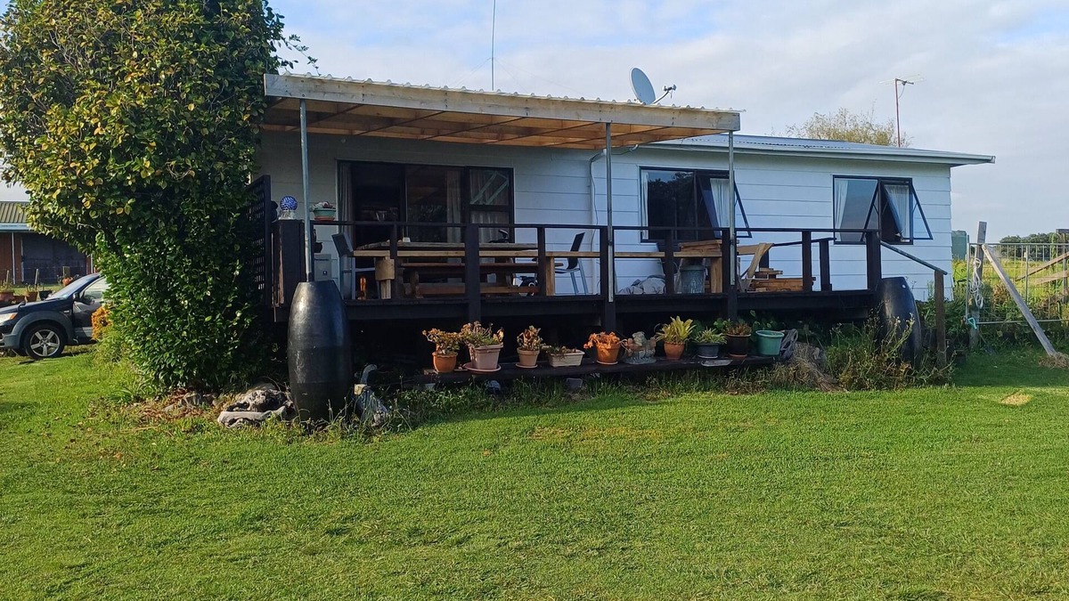 Waihau Bay House | Seaview Paradise with charter fishing, diving, sandy beach and relaxing