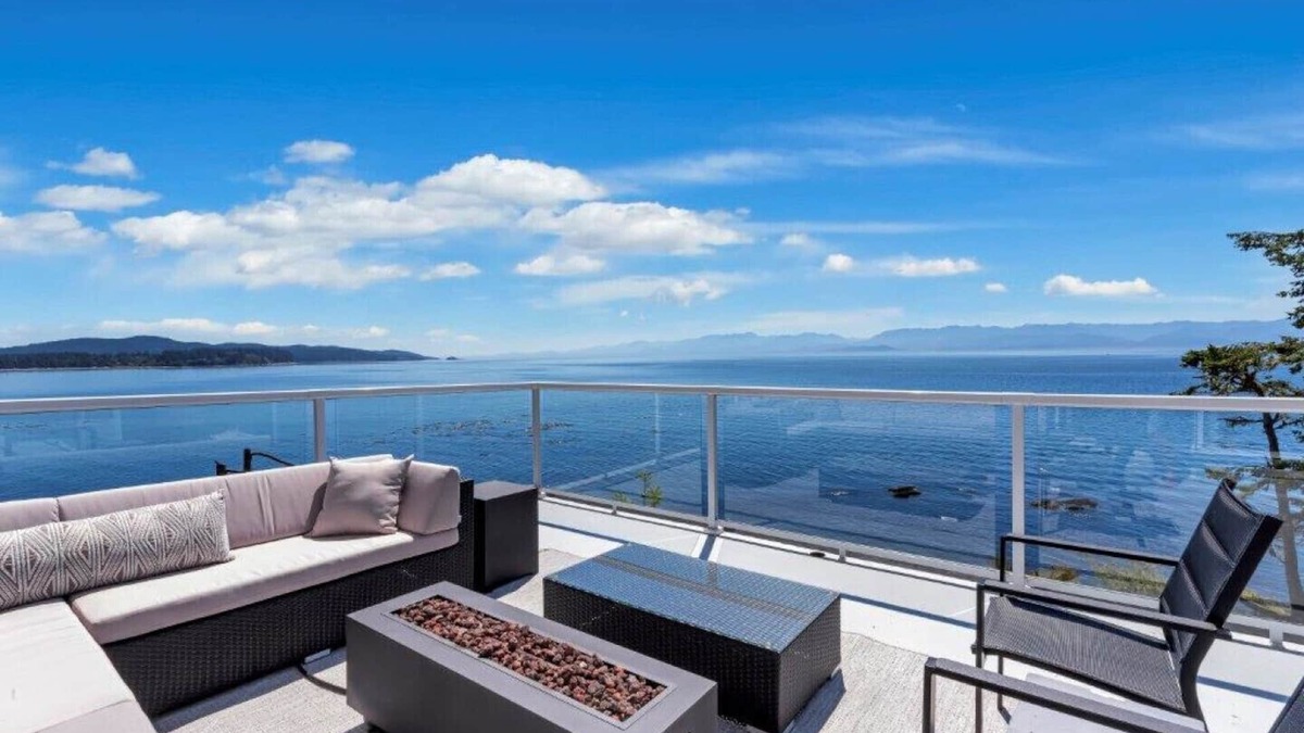Otter Point House | Seawood Oceanfront Suite - the ocean is only seconds outside your door.