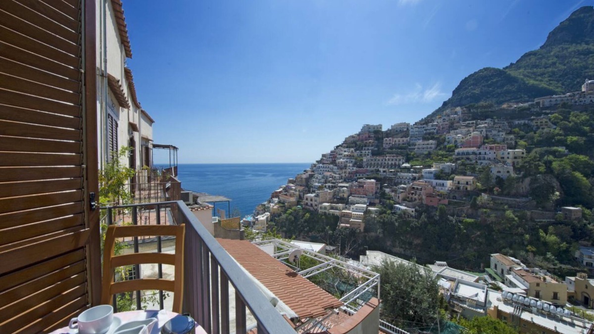 Arienzo Apartment | Sebastien Balcony central Positano