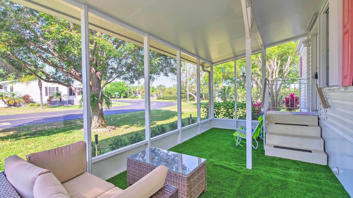 Sebastian Cottage | Sebastien Cottage w/Screened Porch, 5 Mi to Beach