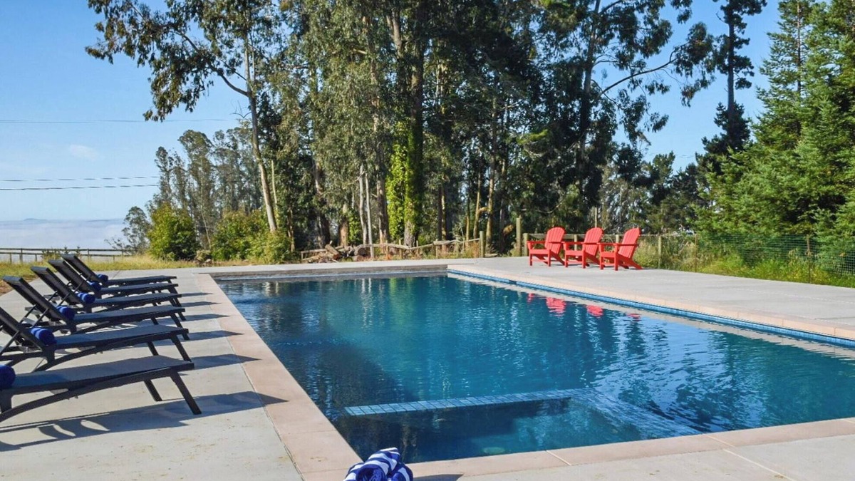 Freestone House | Sebastopol Estate: Pool ~ Spa ~ Firepit ~ EV Charger