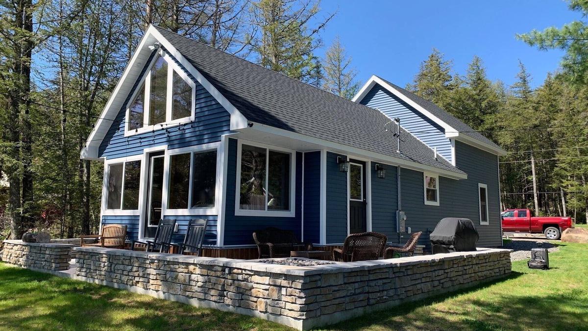 Dover-Foxcroft Cabin | Sebec, Maine Lakefront Retreat – Modern Comfort & Four-Season Adventure