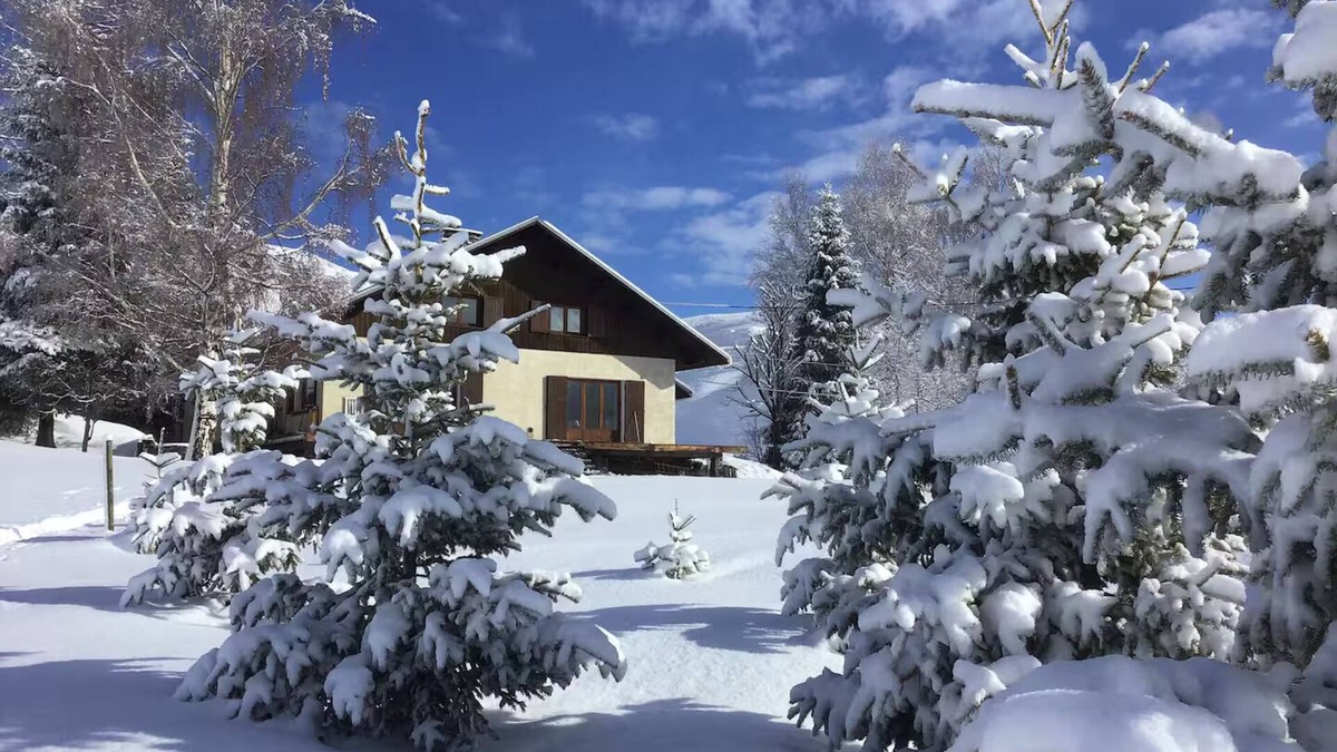 Fontcouverte-la-Toussuire Ski Chalet | Secluded chalet on the slopes with breathtaking views and large sun terrace