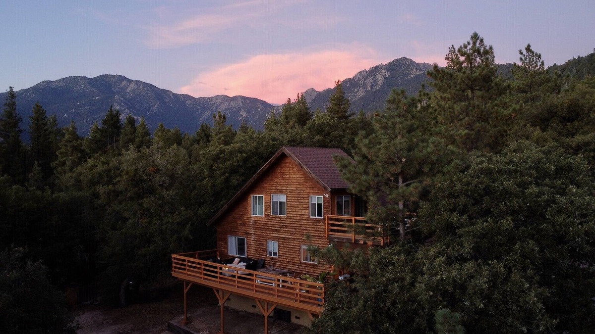Idyllwild House | Secluded 1 acre Mountain Home - Hot Tub, 3 Decks & Direct National Forest Access