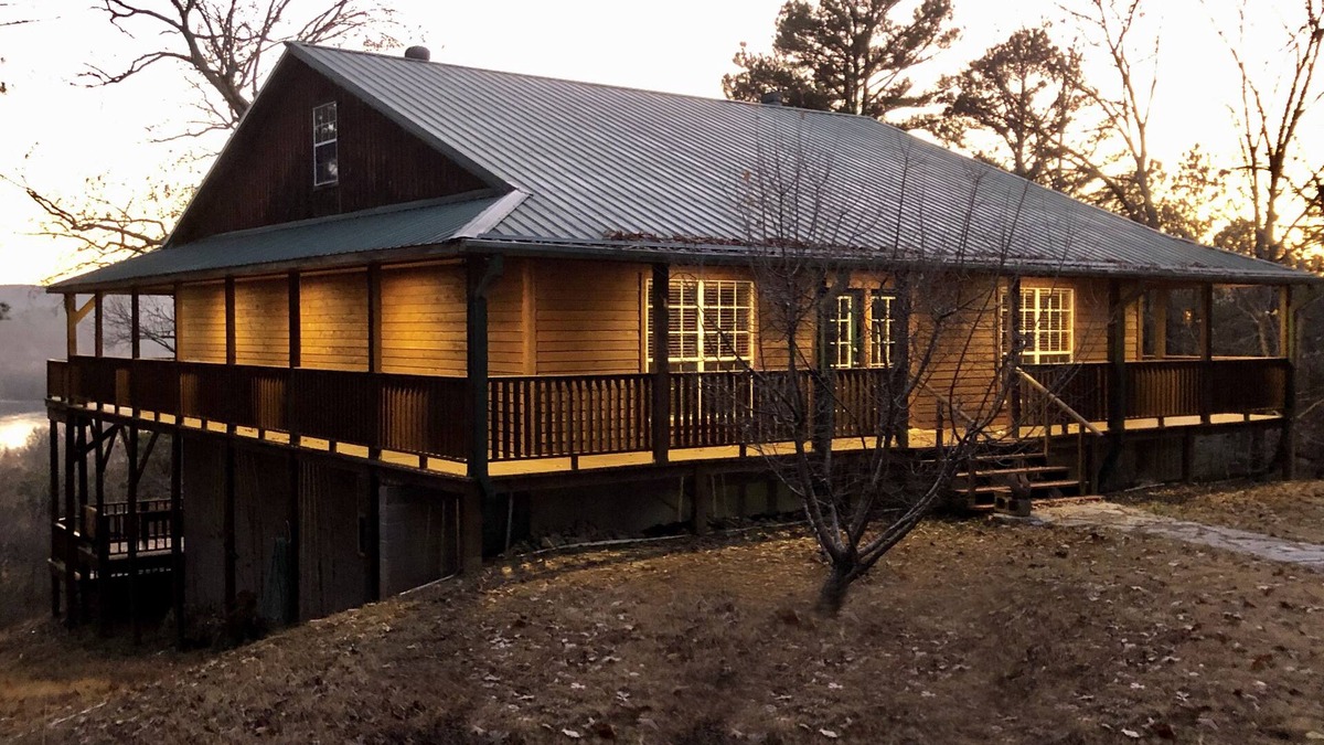 Calico Rock Cabin | Secluded 3 Acres on the White River. Custom Cabin with HotTub and Fire Pit!