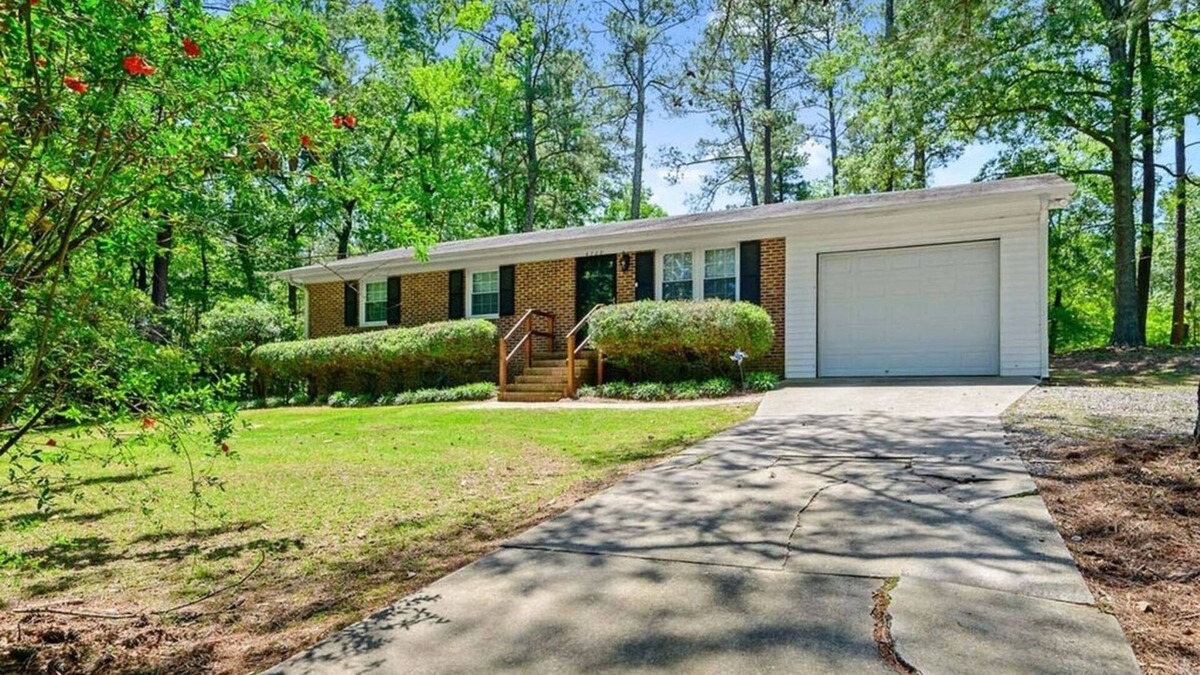 Raleigh House | Secluded 3BR Furnished Home near Downtown Raleigh