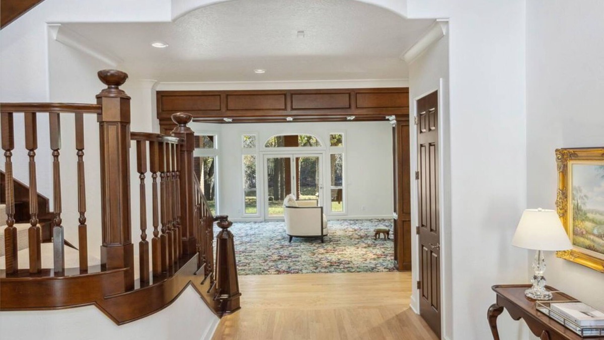 South Oklahoma City House | Secluded 5-Acre Property with a Spacious 6,300 sq ft. 5-Bedroom Home in OKC.