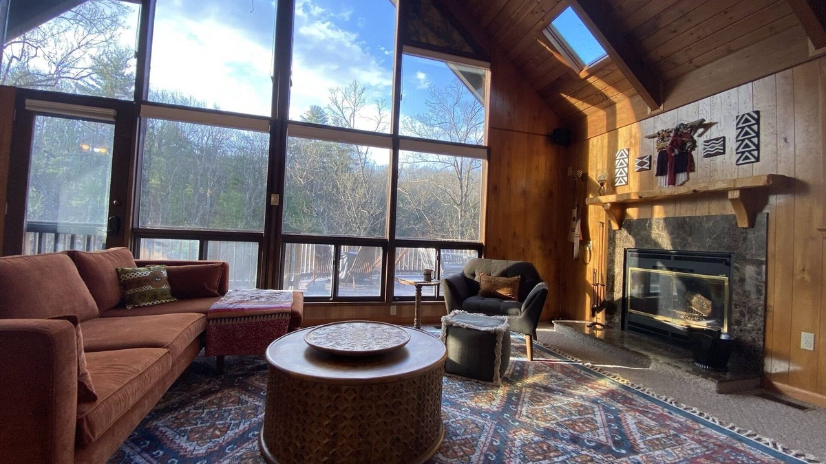 Mount Jackson Cabin | Secluded 8 Acre Cabin Getaway in the Shenandoah Mountains