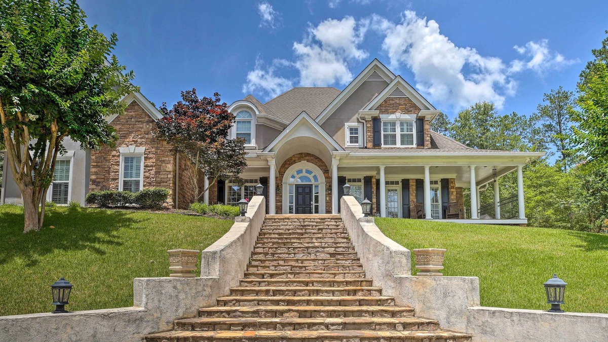 Acworth House | Secluded Acworth Mansion w/Pool + Game Room!