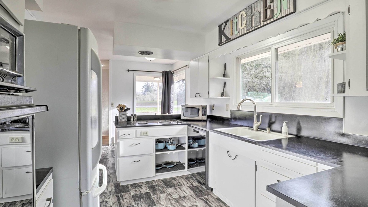 Albany Cottage | Secluded Albany Escape, Pet Friendly w/Fee