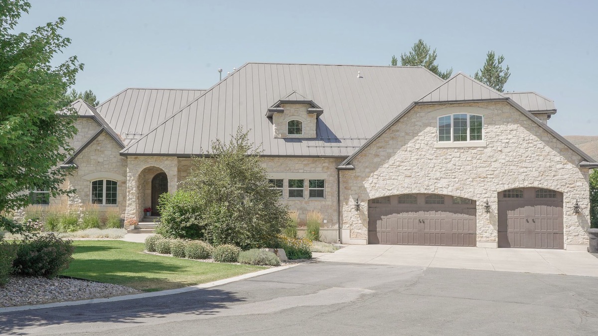 Morgan County House | Secluded and peaceful country home near mountains, reservoir, ski resorts.
