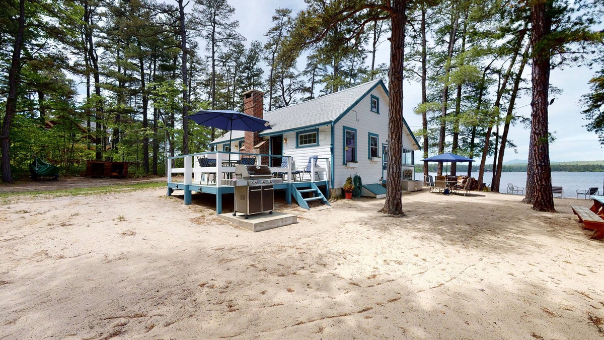 The Bays Cottage | Secluded bayfront cottage with private beach, grill, & bay views