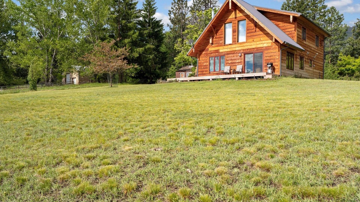 Hamilton House | Secluded Bitterroot Valley Cabin