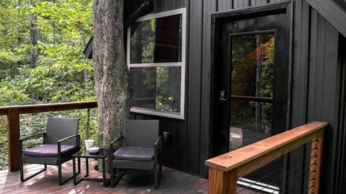 Bellville Cabin | Secluded Cabin Minutes from Snow Trails & I-71