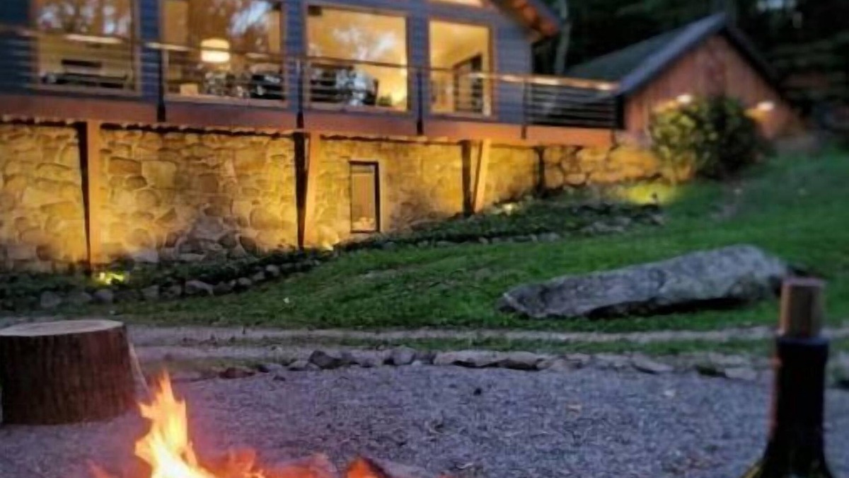 Spring City Cabin | Secluded Cabin; Mountain Chalet w/Hot Tub on 5 acre lot