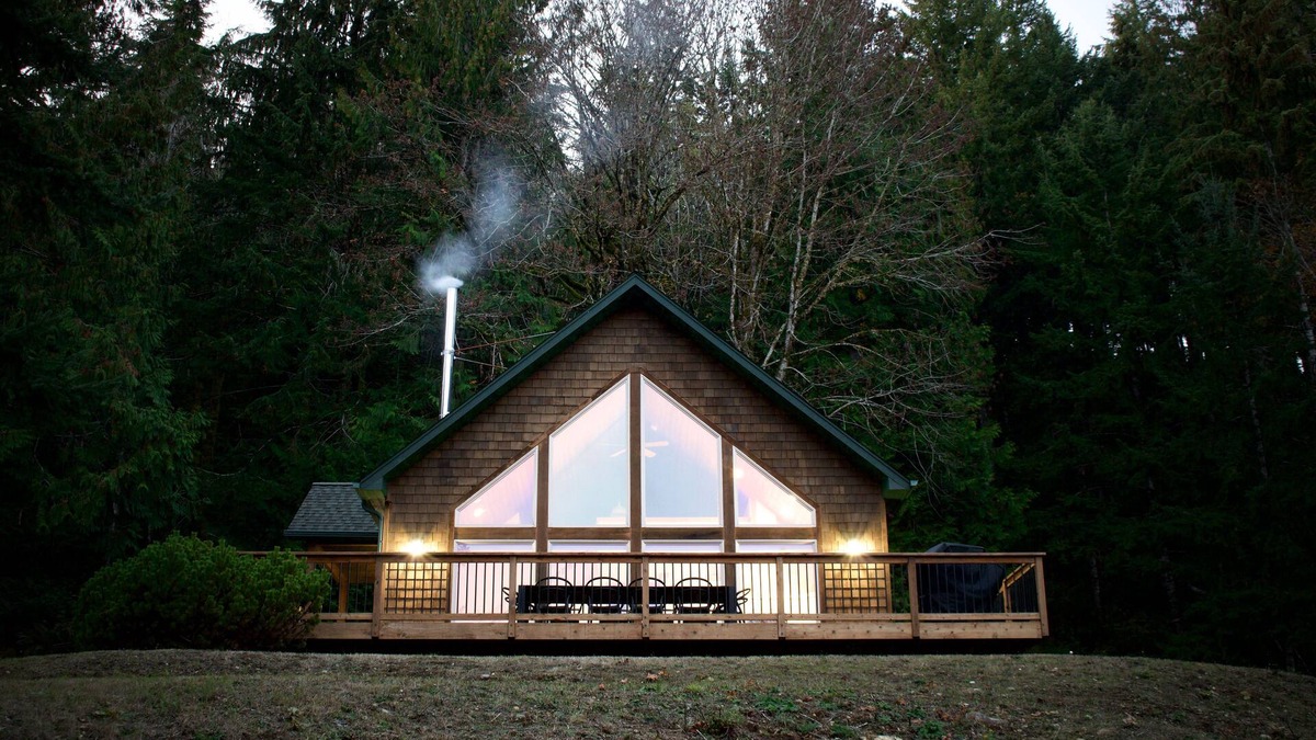 Lilliwaup Cabin | Secluded Cabin Near Hood Canal & Olympic National Forest.