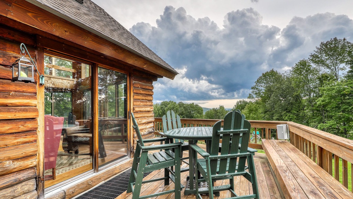 Andover House | Secluded Cabin w/Private Hot Tub, Pond, Fire Pit, Free WiFi, Close to Skiing