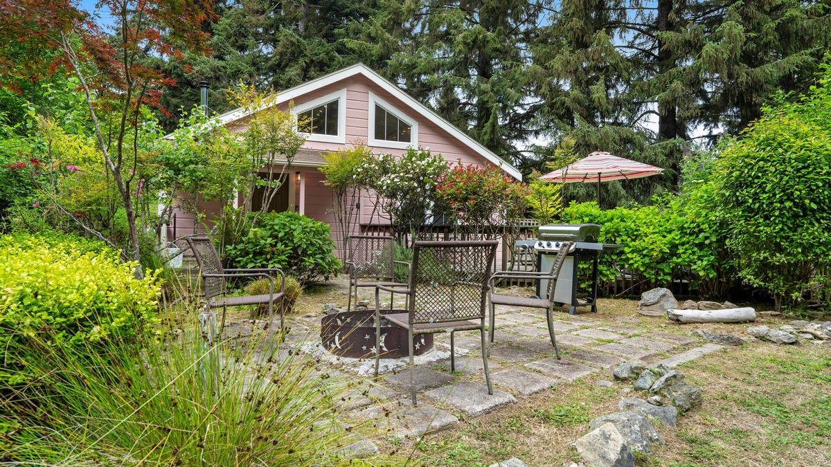 Orick Cabin | Secluded cabin w/wood stove, walking trails, and a firepit