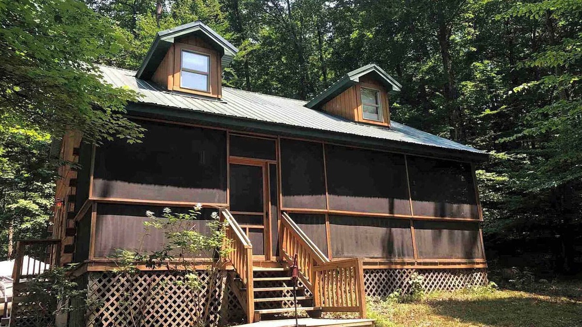 Birdseye Cabin | Secluded cabin with hot tub, fire pit near Patoka Lake, marina and winery